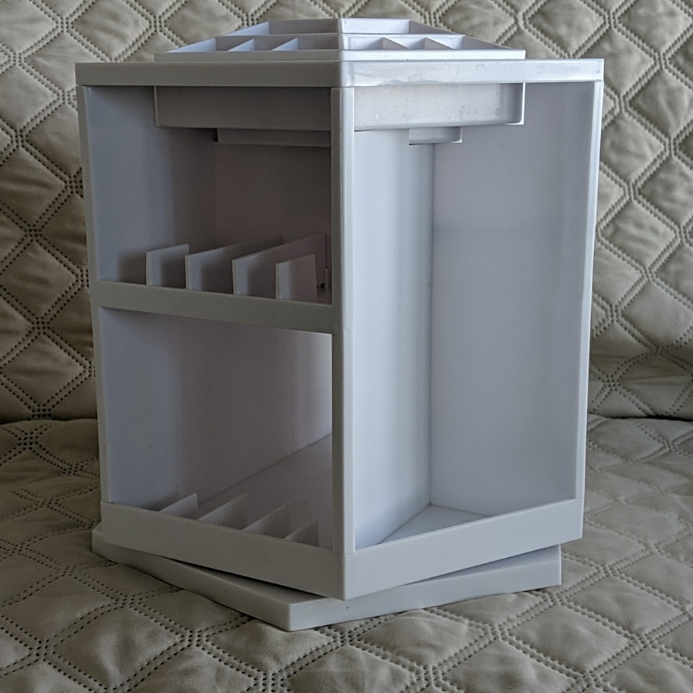 Makeup Holder - image 3